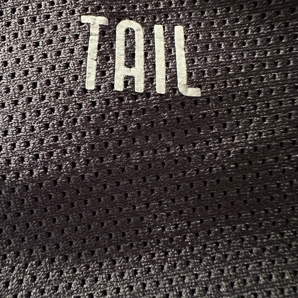 Tail activewear long sleeve black ventilated, knot tie in the back size large - Picture 4 of 6